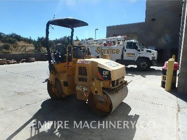 2012 CATERPILLAR CB24 Photo