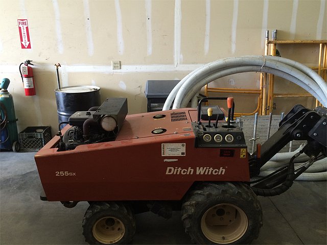 2001 DITCH WITCH 255SX Photo