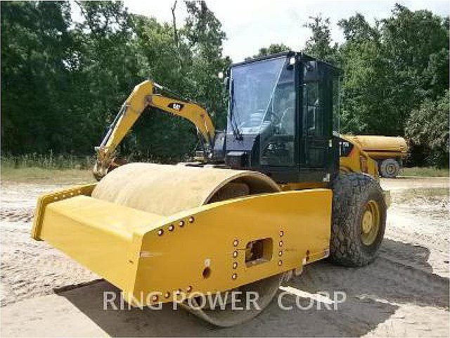 11 CATERPILLAR CS76 XT