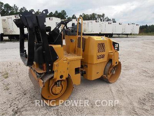 2011 CATERPILLAR CB34 Photo