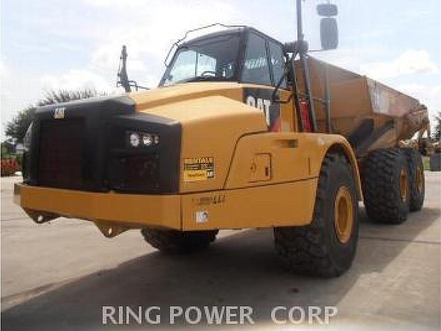 13 CATERPILLAR 740B