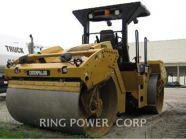 2012 CATERPILLAR CB64 Photo