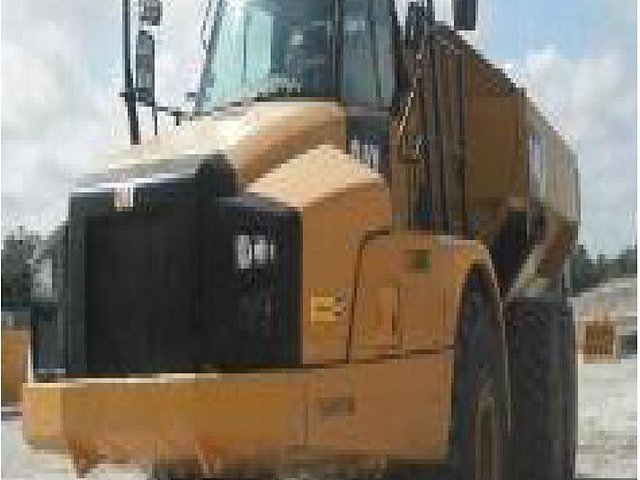 2012 CATERPILLAR 740B Photo