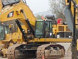 13 CATERPILLAR 390D