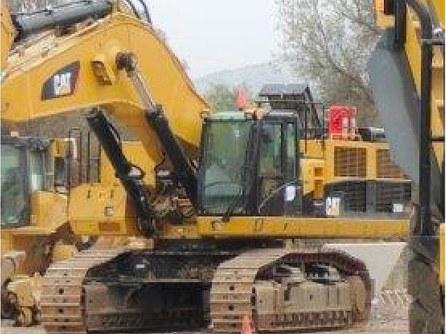 2013 CATERPILLAR 390D Photo