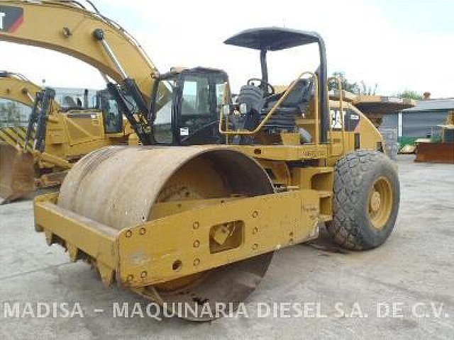 2011 CATERPILLAR CS-533E Photo