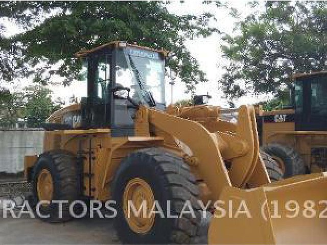 10 CATERPILLAR 938H