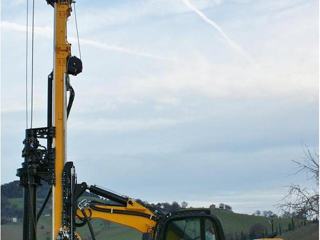 2015 GEAX EK110 Photo