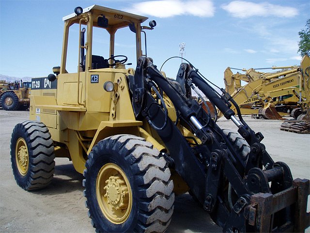 1988 CATERPILLAR IT28B Photo