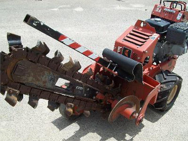 10 DITCH WITCH RT12