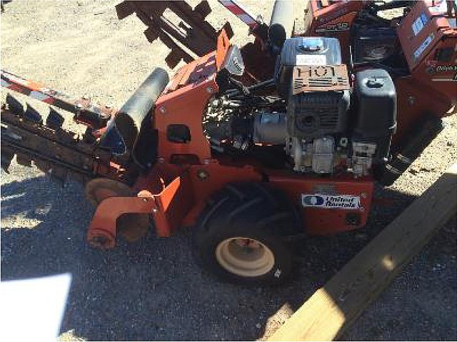 2010 DITCH WITCH RT12 Photo