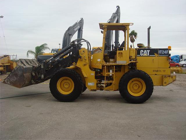1998 CATERPILLAR IT24F Photo