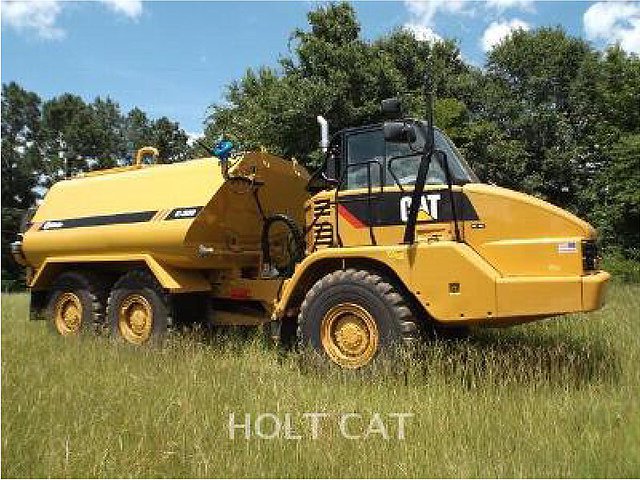 2013 CATERPILLAR 725 Photo