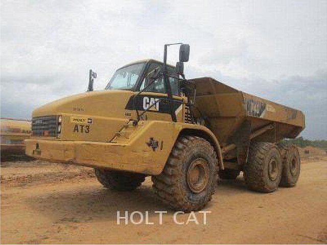 2010 CATERPILLAR 740 Photo