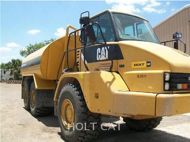 2007 CATERPILLAR 725 Photo