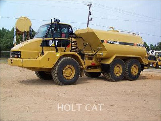 2008 CATERPILLAR 725 Photo