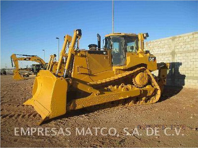 05 CATERPILLAR D8T