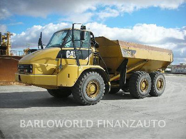 2010 CATERPILLAR 730 Photo