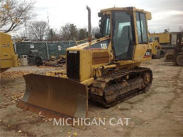 2005 CATERPILLAR D3G Photo