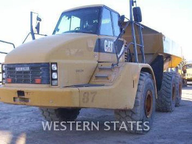 2010 CATERPILLAR 740 Photo