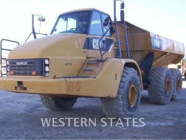 2010 CATERPILLAR 740 Photo