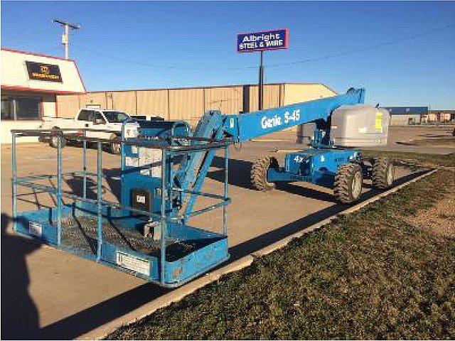 2008 GENIE S45 Photo