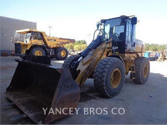 2010 CATERPILLAR 930H Photo