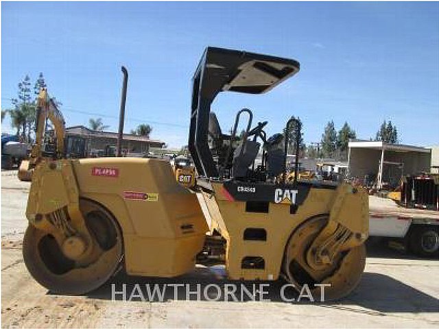 09 CATERPILLAR CB-434D