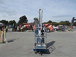 2009 GENIE AWP40S Photo #2