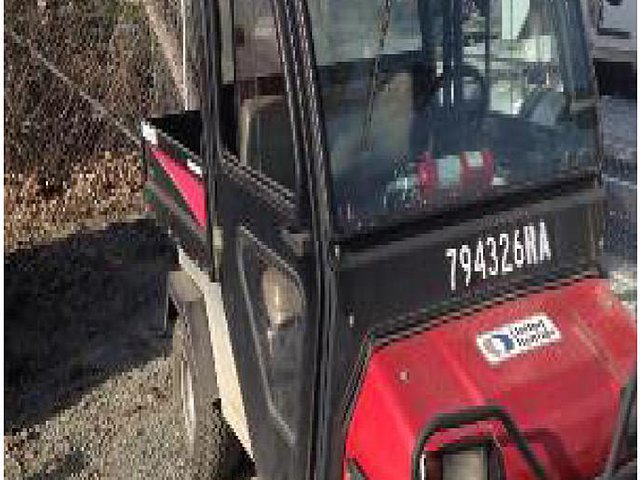 2010 CLUB CAR XRT900 W/CAB Photo