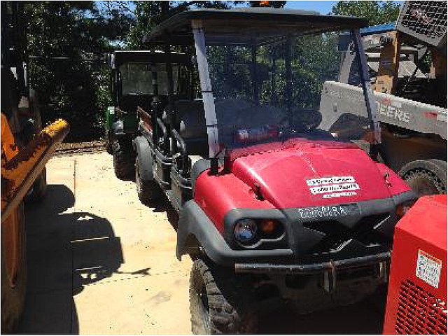 2010 CLUB CAR XRT1550 Photo