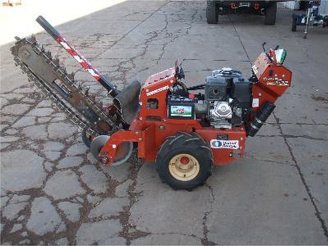 2010 DITCH WITCH RT12 Photo