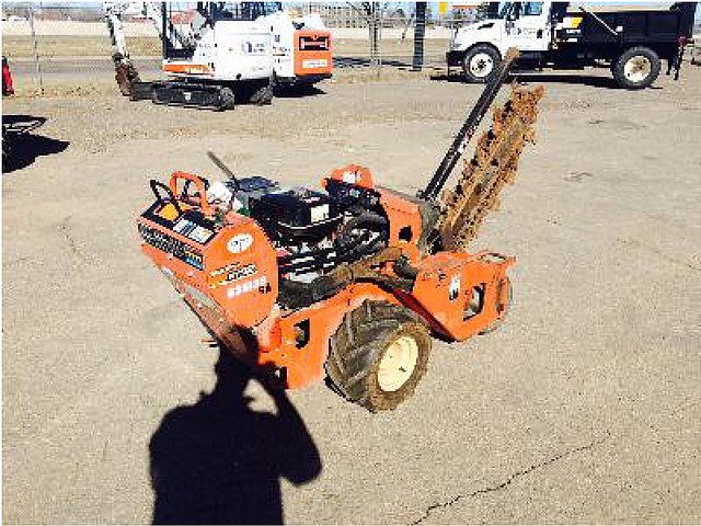 2010 DITCH WITCH RT12 Photo
