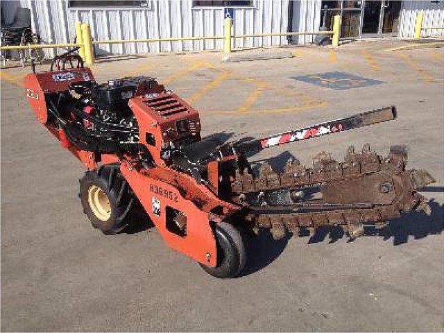 2010 DITCH WITCH RT12 Photo