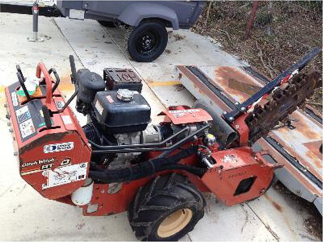 2010 DITCH WITCH RT10 Photo
