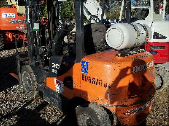 2010 DOOSAN G30E-5 Photo