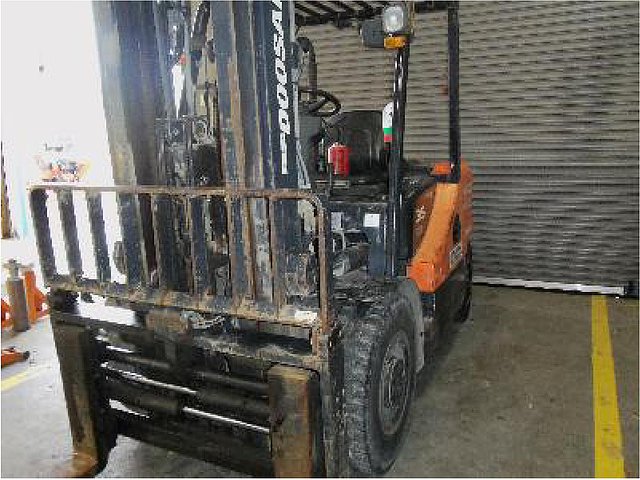 2010 DOOSAN D35S-5 Photo