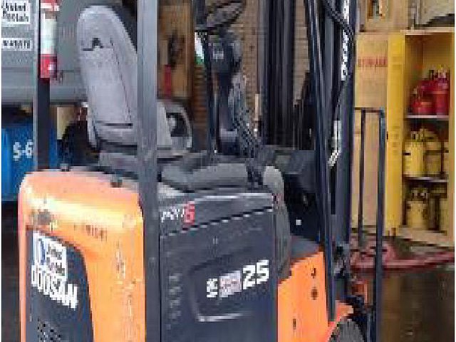 2008 DOOSAN BC25S-5 Photo