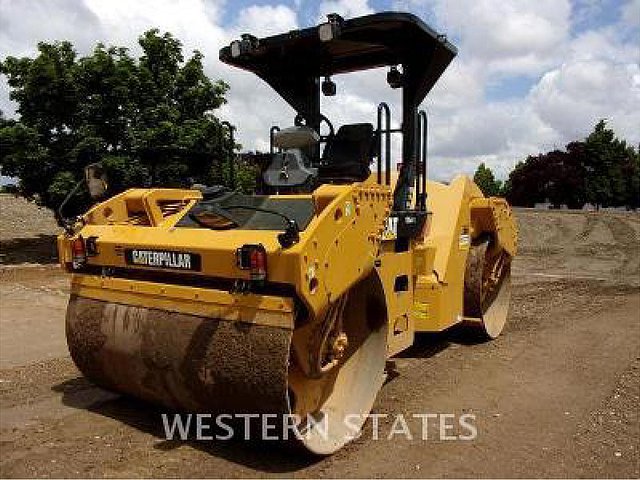 2013 CATERPILLAR CB54XW Photo