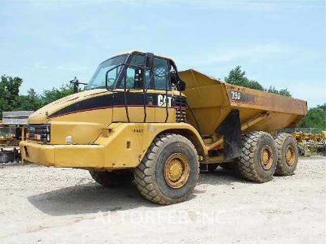 2004 CATERPILLAR 730 Photo