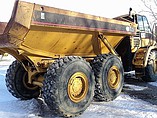2002 CATERPILLAR 725 Photo #5