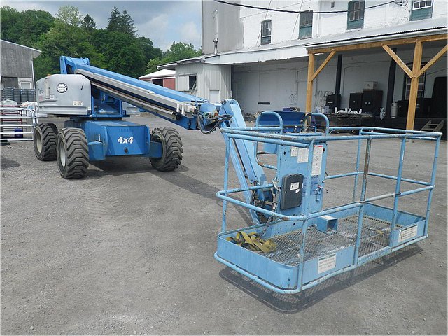 2001 GENIE S65 Photo