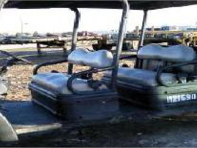 2010 CLUB CAR XRT1550 Photo