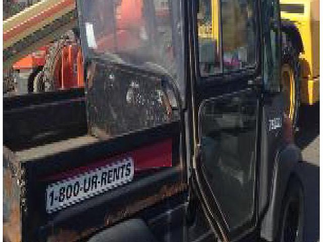 2010 CLUB CAR XRT1500D CAB Photo