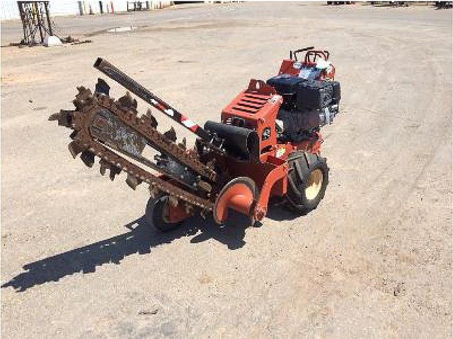 2010 DITCH WITCH RT12 Photo