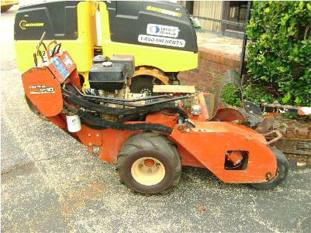 2010 DITCH WITCH RT10 Photo