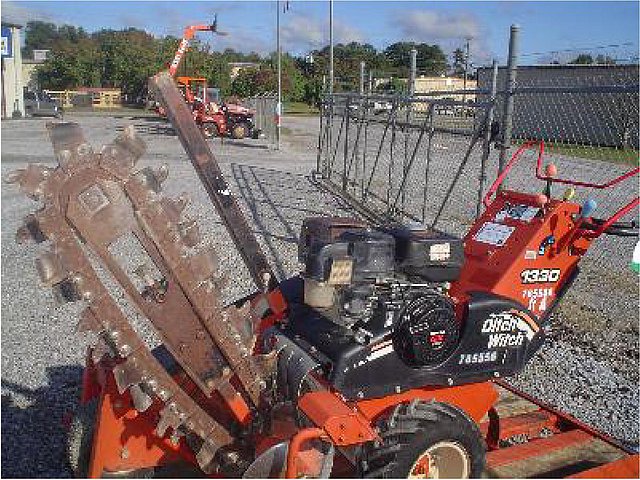 2009 DITCH WITCH 1330 Photo