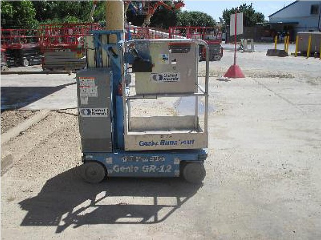 2008 GENIE GR12 Photo