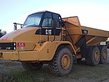 2002 CATERPILLAR 725 Photo #1