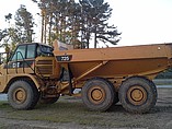 2002 CATERPILLAR 725 Photo #3